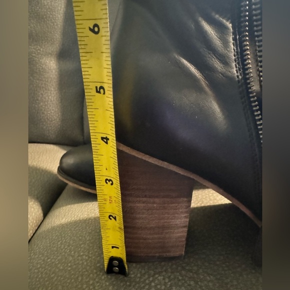 BP Black Leather Ankle Booties size 11 M - Picture 8 of 8